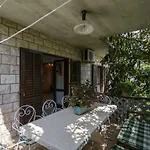 Villaina * Komiza