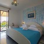 Villaina