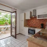 Villaina Komiza